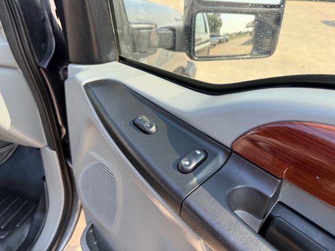 Used 2005 Ford F250 4x4 Crew Cab Super Duty image 25