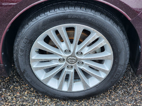 Used 2013 Toyota Avalon XLE Premium image 4