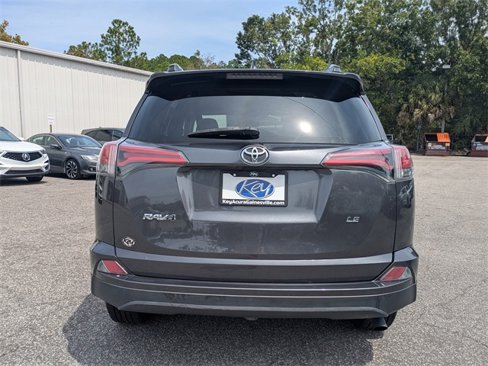 Used 2017 Toyota RAV4 LE image 5