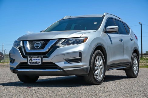Used 2017 Nissan Rogue SV image 1