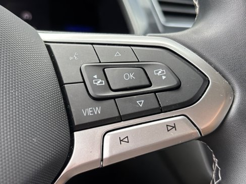 Used 2022 Volkswagen Tiguan SE image 32