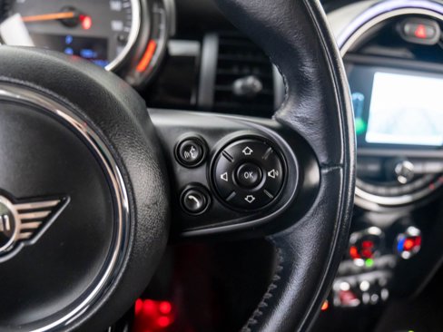 Used 2019 MINI Cooper 2-Door Hardtop w/ Signature Upholstery Package image 29