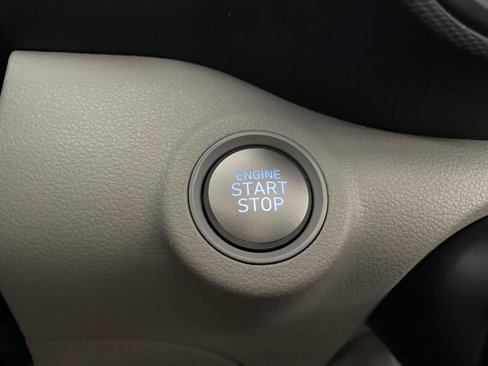 Used 2024 Hyundai Venue SEL image 17