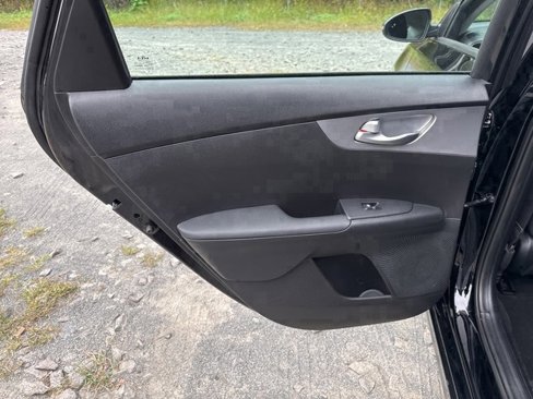 Used 2023 Kia Forte LXS w/ LXS Technology Package image 18