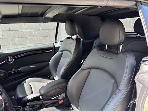 Used 2019 MINI Cooper S w/ Signature Upholstery Package image 10