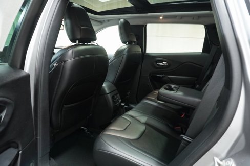 Used 2019 Jeep Cherokee Latitude Plus image 14