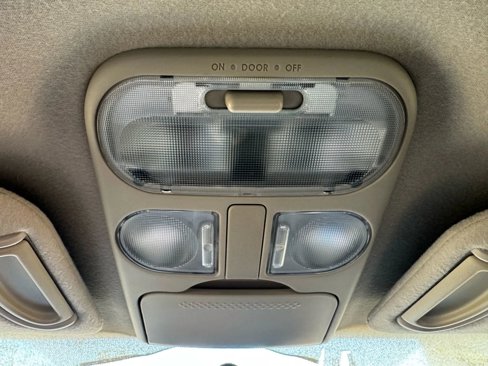 Used 2007 Mitsubishi Endeavor LS image 16