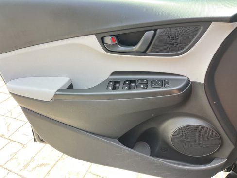 Used 2023 Hyundai Kona SEL w/ Cargo Package image 9