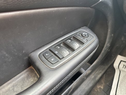 Used 2015 Chrysler 200 S w/ Navigation & Sound Group I image 11