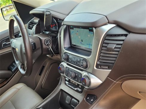 Used 2019 Chevrolet Suburban LT image 11