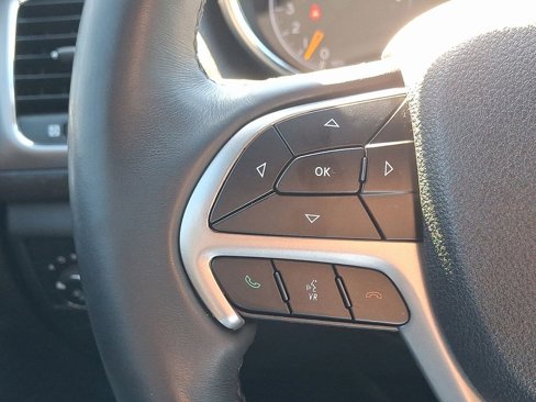 Used 2018 Jeep Grand Cherokee Altitude image 22