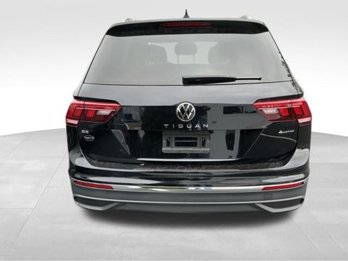 Certified 2022 Volkswagen Tiguan SE w/ Panoramic Sunroof Package image 5