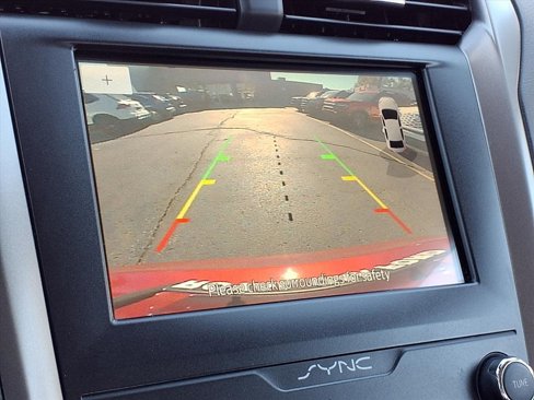 Used 2020 Ford Fusion SE image 8