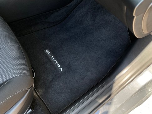 Used 2025 Hyundai Elantra SE w/ Cargo Package image 21