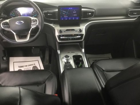 Used 2021 Ford Explorer XLT w/ Equipment Group 202A image 11