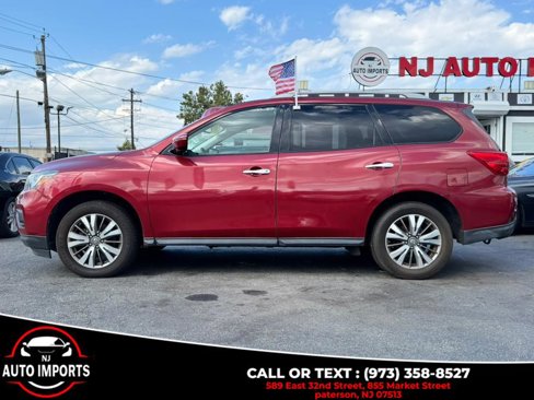 Used 2017 Nissan Pathfinder SV image 10