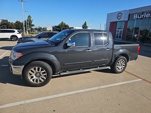 Used 2013 Nissan Frontier SL image 1