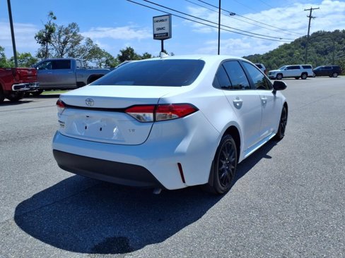 Used 2025 Toyota Corolla LE image 4