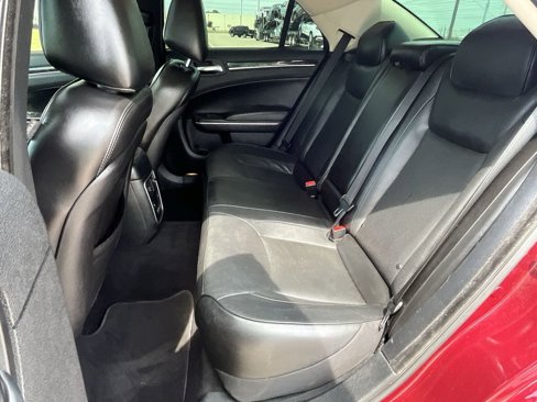 Used 2019 Chrysler 300 Limited image 38