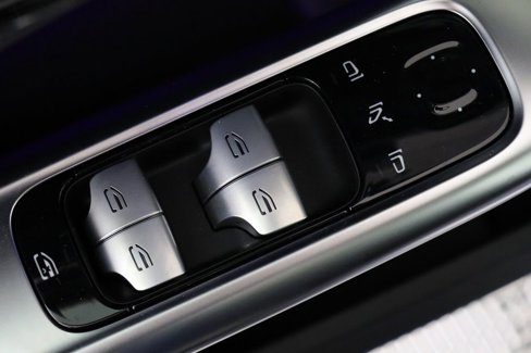Used 2025 Mercedes-Benz C 300 4MATIC Sedan image 16
