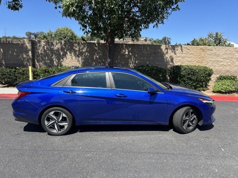 Certified 2022 Hyundai Elantra SEL w/ Convenience + Premium Package image 6