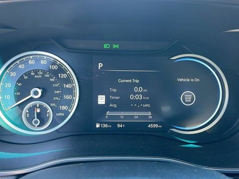 Used 2025 Genesis G70 2.5T image 24