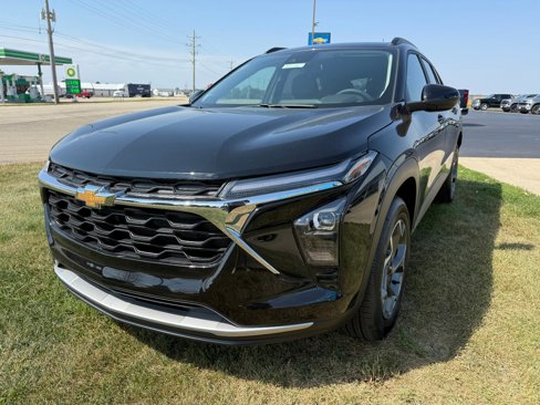 New 2026 Chevrolet Trax LT w/ Driver Confidence Package image 3