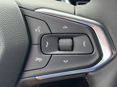 New 2025 Chevrolet Trax LT w/ Driver Confidence Package image 39