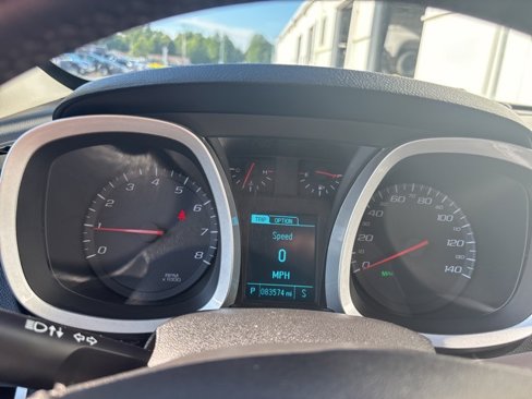 Used 2017 Chevrolet Equinox LT w/ Convenience Package image 23
