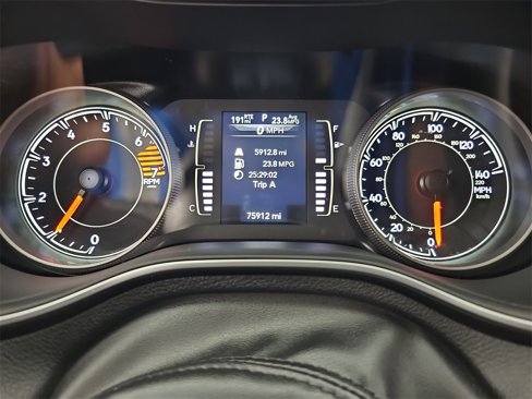 Used 2021 Jeep Cherokee Latitude Plus image 23