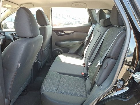 Used 2021 Nissan Rogue Sport SV image 13