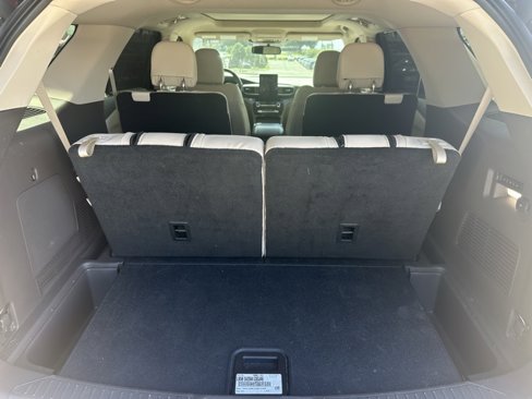 Used 2021 Ford Explorer Platinum w/ Equipment Group 601A image 9