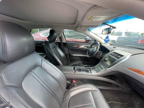 Used 2013 Lincoln MKZ AWD image 3