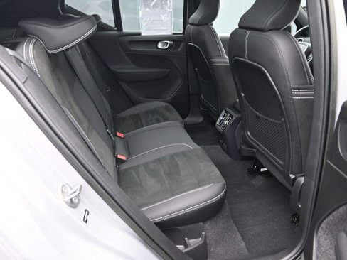 Certified 2023 Volvo XC40 Recharge Ultimate image 36