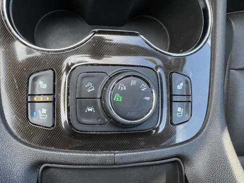 Used 2022 GMC Acadia AT4 w/ Technology Package image 32