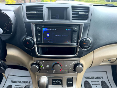 Used 2013 Toyota Highlander SE image 13