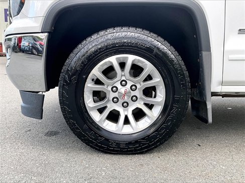 Used 2018 GMC Sierra 1500 SLE w/ SLE Value Package image 9