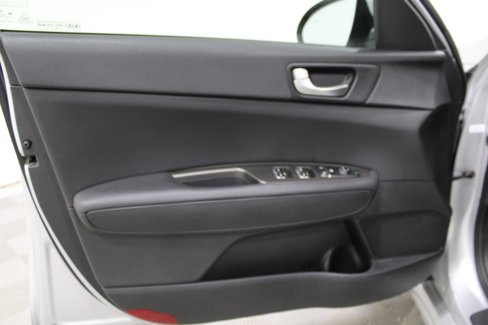 Used 2020 Kia Optima LX image 5