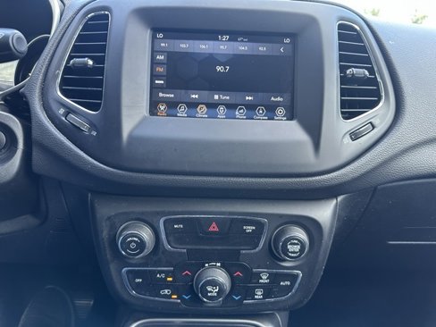 Used 2018 Jeep Compass Latitude w/ Popular Equipment Group image 21