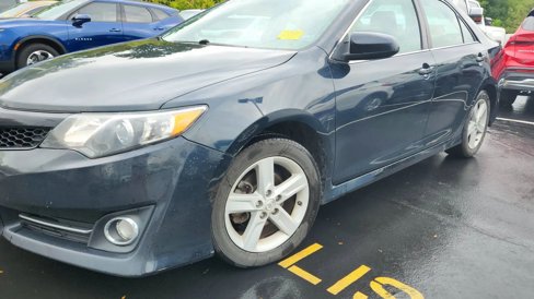 Used 2014 Toyota Camry L image 4