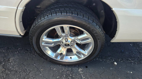 Used 2010 Mercury Mountaineer Premier image 19