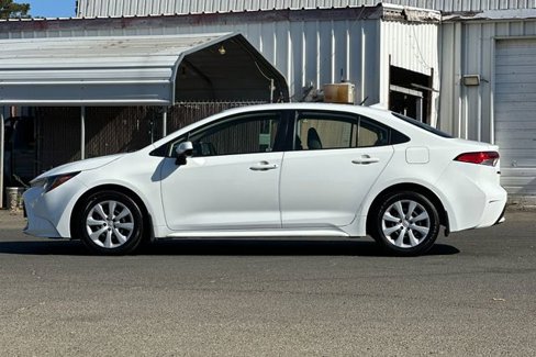 Used 2022 Toyota Corolla LE image 10