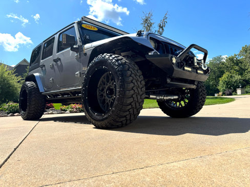 Used 2013 Jeep Wrangler Unlimited Sahara w/ Dual Top Group image 28