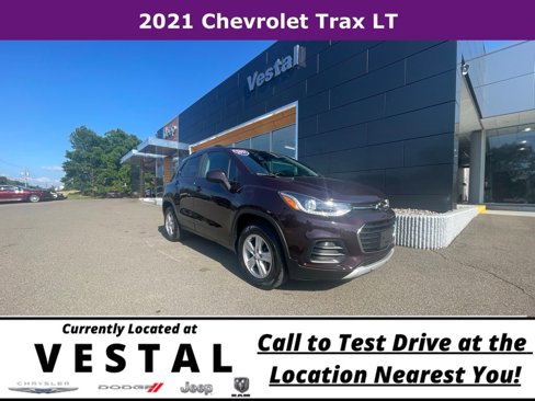 Used 2021 Chevrolet Trax LT w/ LT Convenience Package image 1
