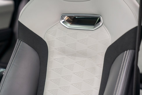 Used 2022 Land Rover Range Rover Sport SVR Carbon Edition image 16