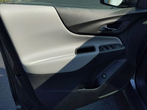 Used 2021 Chevrolet Equinox LT image 22