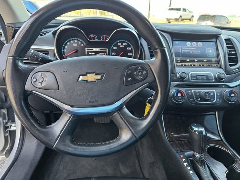 Used 2015 Chevrolet Impala LT image 16