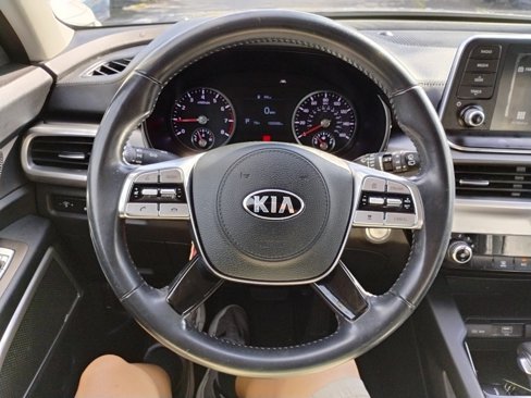 Used 2020 Kia Telluride LX image 11