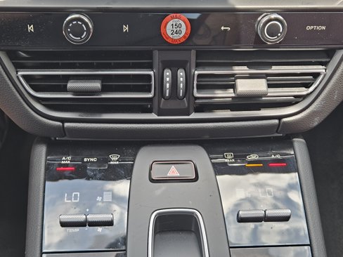 Certified 2025 Porsche Macan S image 28