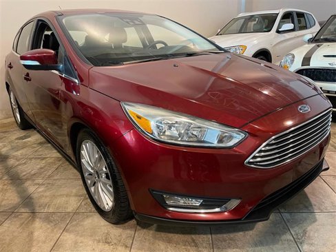Used 2017 Ford Focus Titanium w/ Titanium Technology Package image 38